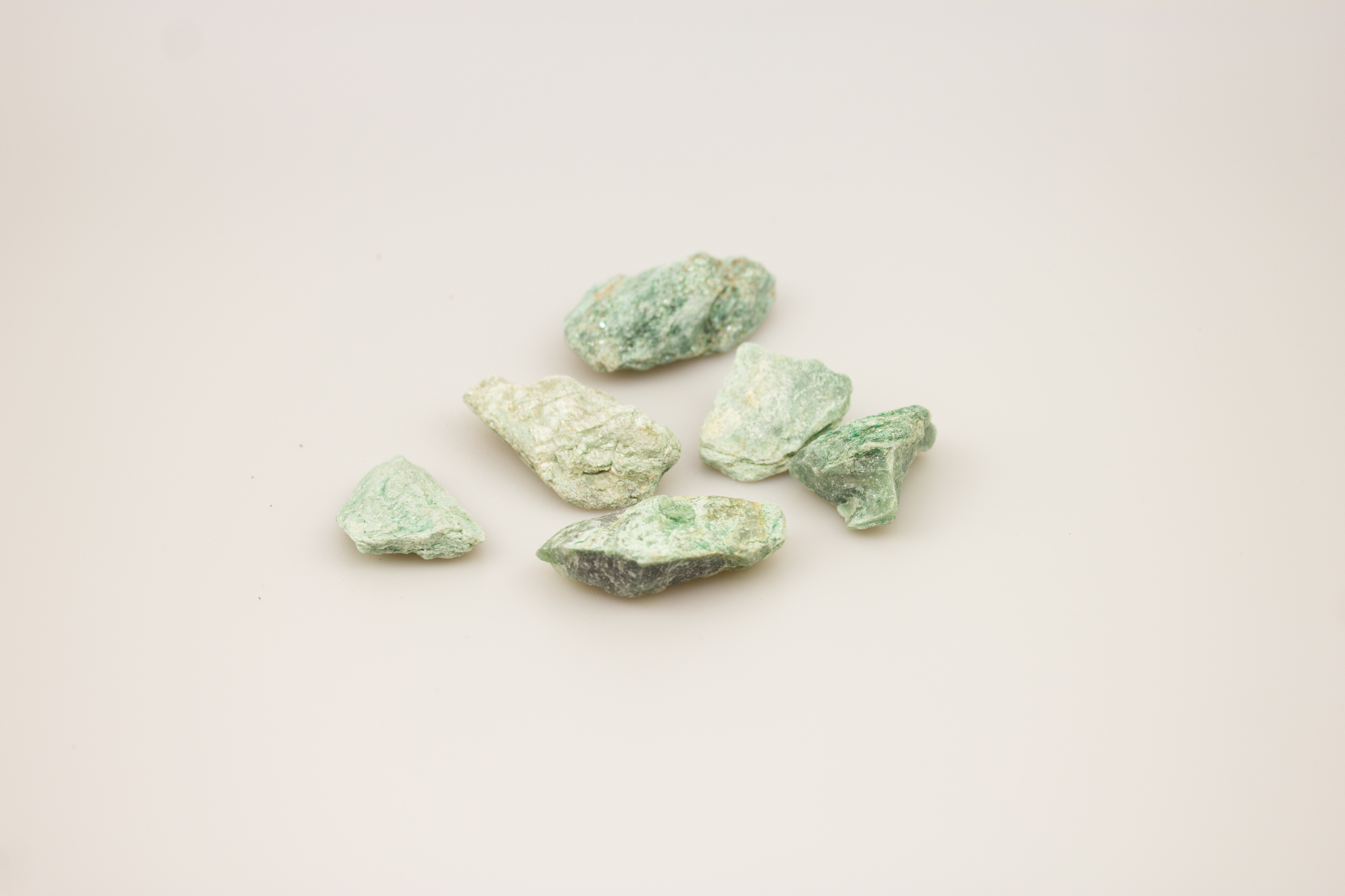 Fuchsit roh, Dekosteine ca. 100 g