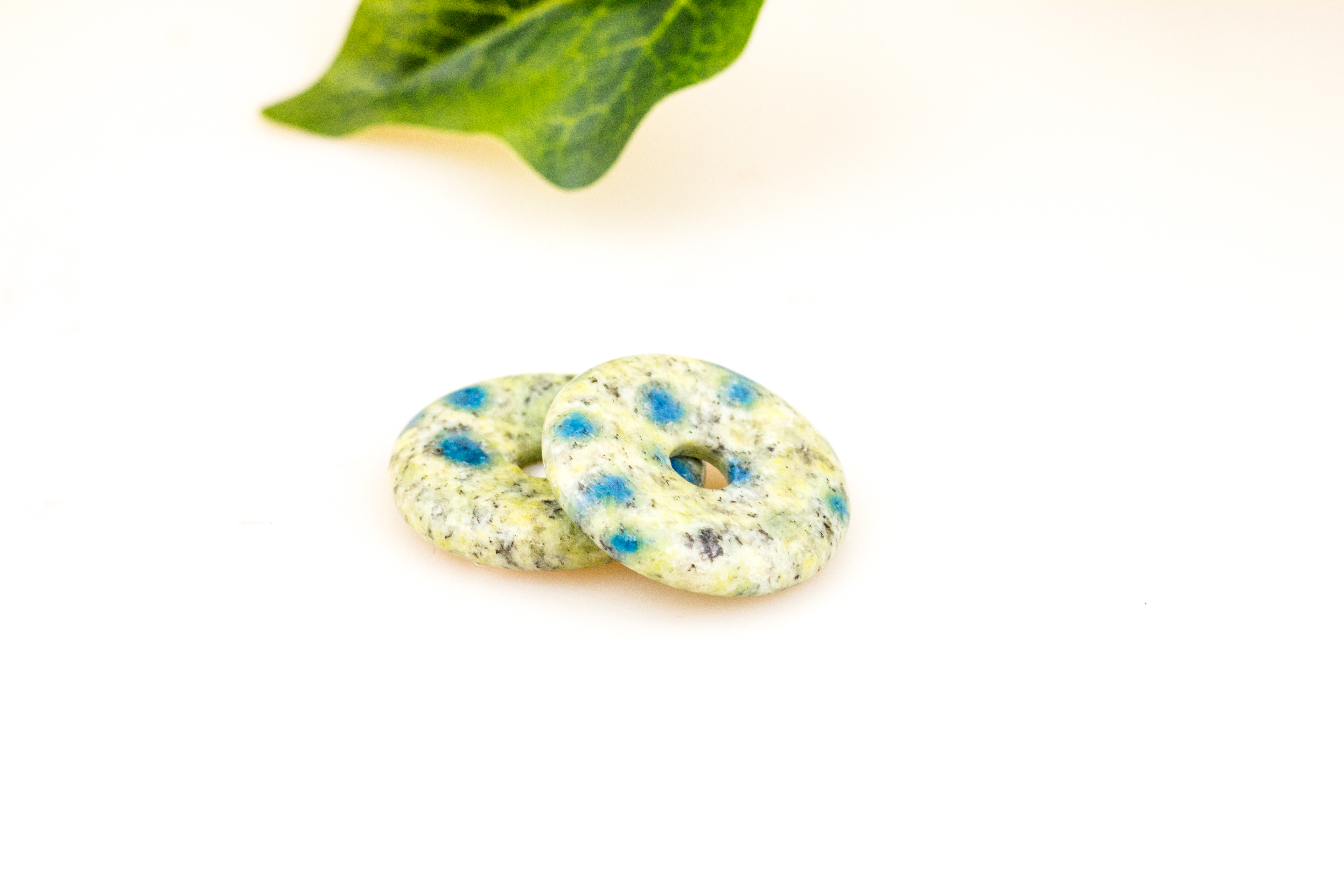 Donut 30 mm Granit mit Amazonit vom K2