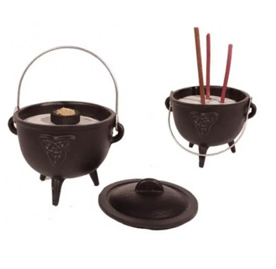 Cauldron (Hexenkessel) Triquetrasymbol -- 1080g - 12x9.5 cm
